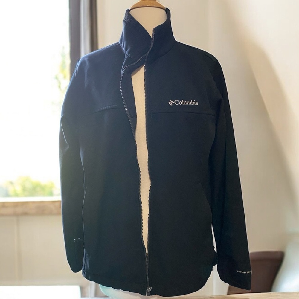 Woman’s Columbia Performance Jacket in Black
